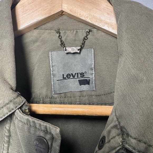 Levi’s Women’s Cargo Utility Jacket – Size 6 – Elbow Patch Detail, Olive Green - Picture 3 of 6